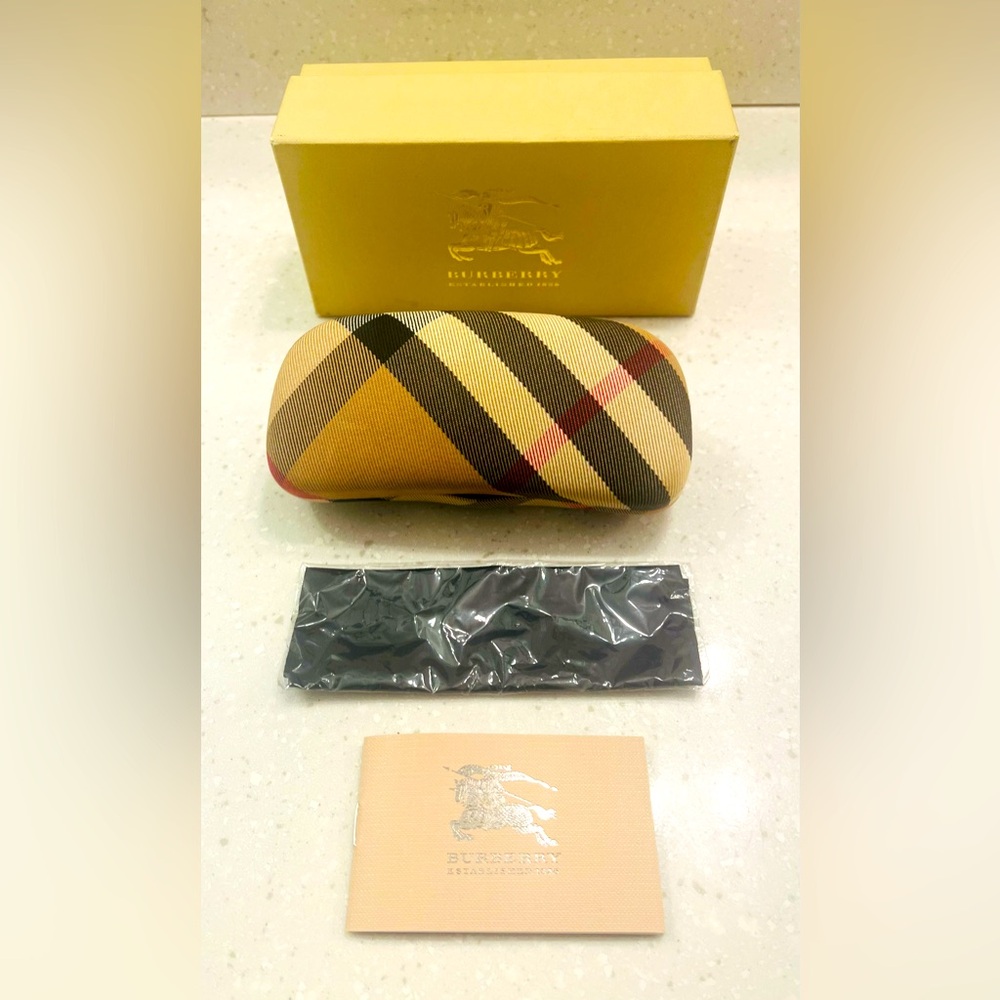 Burberry Nova Check Sunglasses Case w/ Box, Cleaning Cloth, & Info Booklet
